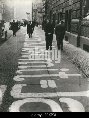 10. Oktober 1933 - Propaganda für die deutsche auf dem Bürgersteig in Berlin. Stockfoto