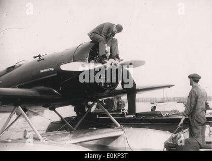 23. Oktober 1933 - South Hampton, Frankreich - CHARLES AUGUSTUS LINDBERGH (1902-1974) (den Spitznamen Slim, Lucky Lindy und The Lone Eagle) Stockfoto