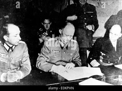 Die bedingungslose Kapitulation der deutschen Dritten Reich unterzeichnet Stockfoto