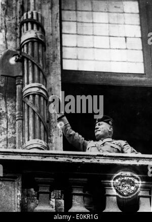 Diktator Benito Mussolini Adressierung der Masse vom Palazzo Venetia Balkon Stockfoto