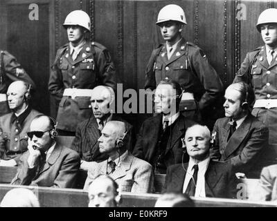 Einige der wichtigsten Angeklagten gesehen sitzt auf der Anklagebank in Nürnberg im zweiten Weltkrieg die größte Demo in der Geschichte Stockfoto