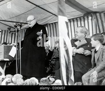 Sir Winston Churchill hält Wahl Rede Stockfoto