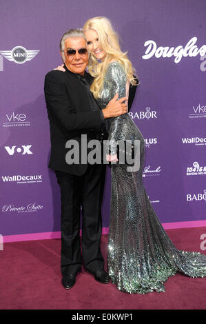 Berlin, Deutschland. 15. Mai 2014. Mode-Designer Roberto Cavalli und Mirja Du Mont kümmern sich um den deutschen Duft Awards 2014 in Berlin, Deutschland. Am 15. Mai 2014. / Allianz Credit Bild: Dpa picture-Alliance/Alamy Live News Stockfoto