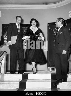 Sänger Frank Sinatra und Ava Gardner Frau geben Sie das Astoria Stockfoto