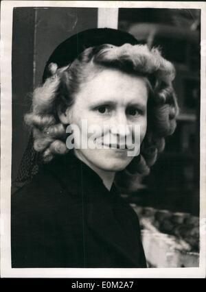 4. April 1953 - John Christie Appears am Clearkenwell Hof Frau Land-Grat - Schwester Rita Nelson. John Reginald Halliday Stockfoto