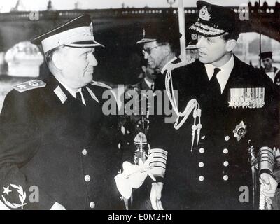 Josip Broz Tito besucht Prinz Philip in England Stockfoto