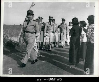 7. Juli 1953 - kehrt die trotzige König in Kambodscha... Anforderungen völliger Unabhängigkeit für sein Land.: König Norodom Sihanouk von Stockfoto