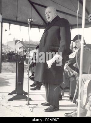 Premierminister Churchill spricht bei Eröffnung Stockfoto