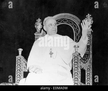 Papst Pius XII erfolgt im Zustand am St.-Petri Dom Stockfoto