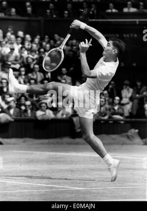 Tennis-star Jaroslav Drobny gegen Ken Rosewall in Wimbledon Stockfoto