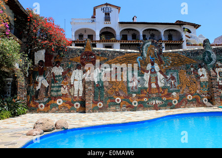Posada La Mision Hotel mit Pool und Wandgemälde von Juan O'Gorman, mexikanischen Erbe, Taxco, Mexiko getan Stockfoto