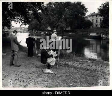 9. August 1954 - Kanal Seite Entspannung: The Grand Union Canal bietet reichlich Material für die Entspannung mit Stift und Pinsel suchen. Hier nutzen Sie in Paddington, Mitglieder von der Camden Town Men es College arbeiten die Aufhellungen. Stockfoto