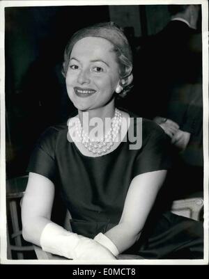 Sept. 09, 1954 - Olivia De Havilland in London ankommt. Miss Olivia De Havilland, Hollywoods Most - geehrt Schauspielerin kam in London heute aus ihrem Haus in Paris. Sie ist hier für die Premiere am Mittwoch im Empire daselbst, Leicester Square, von ihren neuesten Film '' der stolze Rebell '', in dem sie mit Alan Ladd Co-stars. Foto zeigt, dass Olivia De Havilland im Rahmen eines Empfangs im Savoy Hotel heute Abend entspannt. Stockfoto