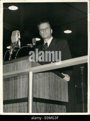 3. März 1955 - öffnet Billy Graham All-Schottland Kreuzzug. Das Foto zeigt der amerikanische Evangelist Billy Graham, gesehen in Kelving Hall, Glasgow, vor kurzem anlässlich der Eröffnung seiner All-Schottland-Kreuzzug. Stockfoto