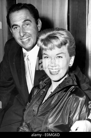 Schauspielerin Doris Day mit zweiter Ehemann Marty Melcher im Claridges Hotel Stockfoto