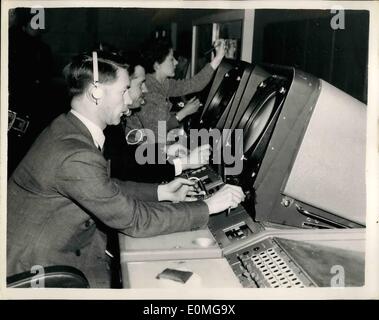 18. März 1955 - 18.03.55 - Presse die neue Southern Air Traffic Control Center am Flughafen London - Besuch ein Presse-Besuch fand Stockfoto