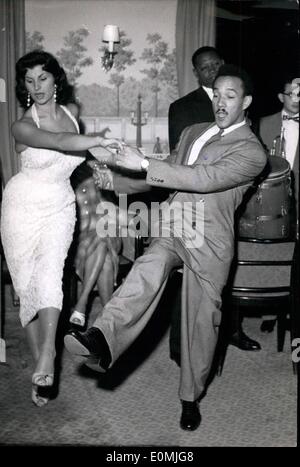 Sept. 09 1955 Cha Cha Cha new Mexican Dance eine hit in Paris