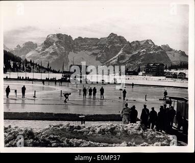 1. Februar 1956 - Olympische Winterspiele in Cortina. Russische gewinnt Eisschnelllauf-5.000-Meter-Lauf. Foto zeigt Überblick über die Stockfoto