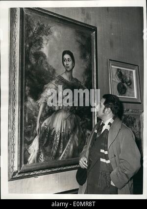 5. Mai 1956 - Vernissage-Tag an der Royal Academy Summer Exhibition. Ein Nigoni und sein Porträt von Margot Fonteyn.: Fotos durften im Burlington House heute während der Vernissage von der Sommer-Exhibiotn zum ersten Mal eingenommen werden. Das Foto zeigt Pietro Annigoni mit seiner Malerei von Margot Fonteyn in der Exhibiiton heute Nachmittag gesehen. Er war der Künstler, der das berühmte H.M die Königin am letztjährigen Show-Porträt gemalt. Er soll seit erhalten haben, dann im £2.000 eine Zeit im Wert von £500.000 bestellt. Wenn er ihnen gelänge. Stockfoto