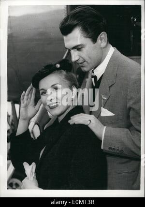 6. Juni 1956 - Linda Christian und Edmund Purdon verlassen für Berlin: Linda Christian Ex-Frau von Tyrone Power- und britische Schauspieler Edmund Purdon am Flughafen London gestern gesehen, als sie für Berlin verließen. Sie sind an der Berlinale teilzunehmen. Stockfoto