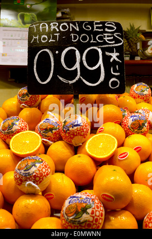 Orangen auf einem Markt, Barcelona, Spanien Stockfoto