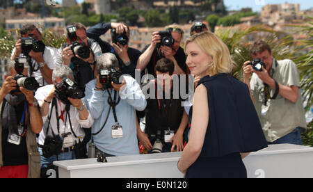 Cannes, Frankreich, 16. Mai 2014. Schauspielerin Cate Blanchett besucht die Photocall "Drachen" während der 67. Internationalen Filmfestspiele von Cannes am Palais des Festivals in Cannes, Frankreich. © Hubert Boesl/Dpa picture-Alliance/Alamy Live News Stockfoto