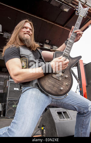 Columbus, Ohio, USA. 16. Mai 2014. Gitarrist MARK ZAVON von Kill Devil Hill führen live am Rock auf der Palette Music Festival in Columbus Crew Stadium in Columbus, Ohio Credit: Daniel DeSlover/ZUMAPRESS.com/Alamy Live News Stockfoto