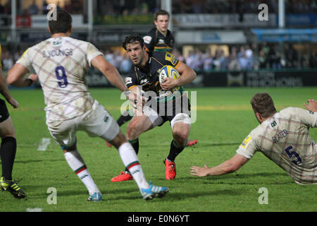 Northampton, UK. 16. Mai 2014. Heiligen Ben Foden auf die Ladung während der Aviva Premiership Play Off Spiel zwischen Northampton Saints und Leicester Tigers in Franklins Gardens. Bildnachweis: Aktion Plus Sport/Alamy Live-Nachrichten Stockfoto