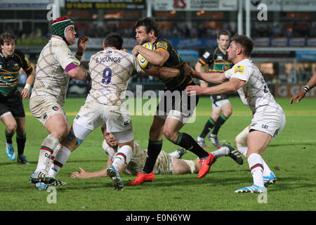 Northampton, UK. 16. Mai 2014. Heiligen Ben Foden auf die Ladung während der Aviva Premiership Play Off Spiel zwischen Northampton Saints und Leicester Tigers in Franklins Gardens. Bildnachweis: Aktion Plus Sport/Alamy Live-Nachrichten Stockfoto