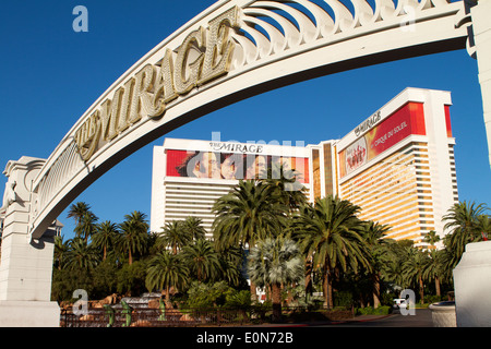 Mirage Hotel Werbung Cirque du Soleil Love von den Beatles im Hotel von den Las Vegas Boulevard (Strip) durchführen Stockfoto