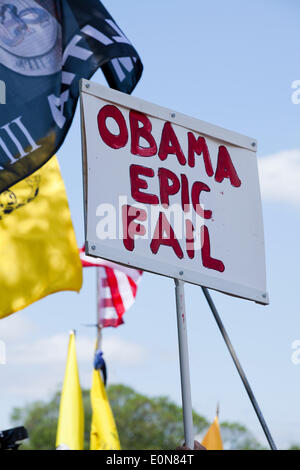 Washington DC, USA. 16. Mai 2014.   Mitglieder der Operation amerikanischen Spring, unterstützt durch die Tea Party Nation rally in Washington, DC zu nennen, die Entfernung von Präsident Obama und andere Mitglieder der US-Regierung, und starten Sie eine konstitutionelle Restaurierung. Bildnachweis: B Christopher/Alamy Live-Nachrichten Stockfoto