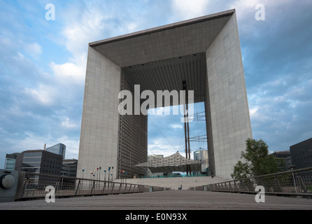 La Grande Arche Im La Défense, Paris, Frankreich - Le Grande Arche in La Défense, Paris, Frankreich Stockfoto