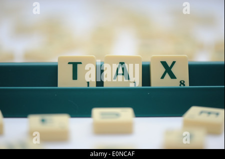 Scrabble Fliesen die Worte Steuer auslesen Stockfoto