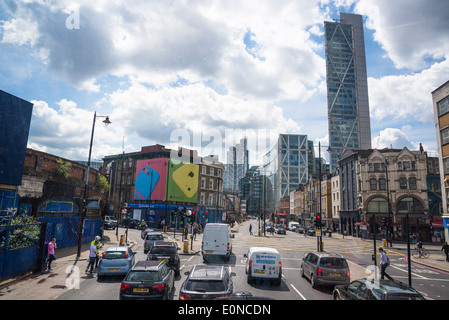 Verkehr auf Shoreditch High Street, Shoreditch, East London, UK Stockfoto