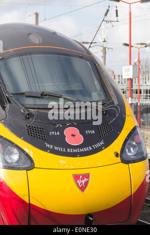 Jungfrau class 390 Pendolino-Zug, 390 103 "Virgin Hero' in Erinnerung-Lackierung zu Ehren der Toten des ersten Weltkrieges. Stockfoto