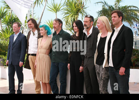 Cannes, Frankreich. 17. Mai 2014. Die Besetzung auf dem Foto rufen für den Film The Salvation bei den 67. Filmfestspielen von Cannes Samstag, 17. Mai 2014, Cannes, Frankreich. Bildnachweis: Doreen Kennedy/Alamy Live-Nachrichten Stockfoto