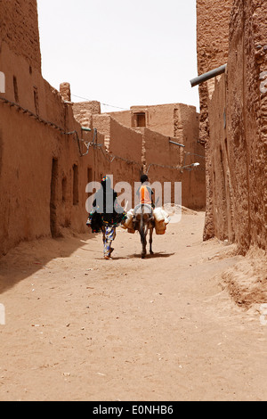 Einwohner mit Eseln in der West-Sahara Wüste Stockfoto