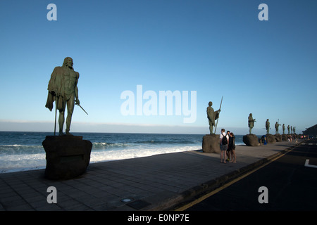 Statuen der Guanchen Könige oder liegt direkt am Wasser, Candelaria, Teneriffa, Kanarische Inseln, Spanien Stockfoto
