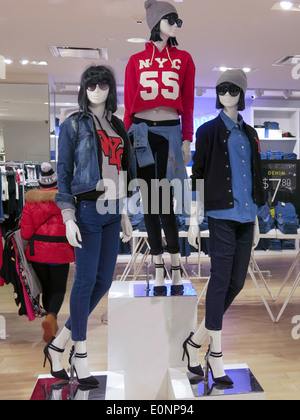 Forever 21 Store Interieur, NYC Stockfoto