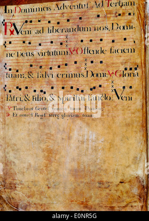 Dieses Bild zeigt eine Seite aus einer spanischen Gesangshandschrift mit mittelalterlicher Notation und religiösem Text in spanischer Sprache. Es ist ein wichtiges Artefakt der liturgischen Musikgeschichte. Stockfoto