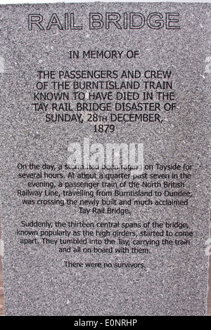 Dezember 1879 Tay Railway Bridge Disaster Memorial entlang der Uferpromenade in Dundee, Großbritannien Stockfoto