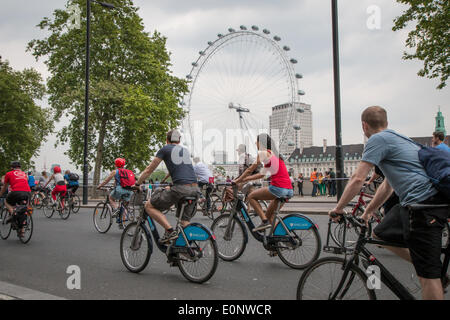 London, UK. 17. Mai 2014. London Radfahren Kampagne Platz 4 Rad Big Ride Credit: Zefrog/Alamy Live-Nachrichten Stockfoto