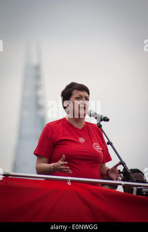 London, UK. 17. Mai 2014. Valerie Shawcross AM CBE, Labour London Assembly Sprecher für Verkehr und Vorsitzender des Verkehrsausschusses London Assembly, anlässlich der London Radfahren Kampagne Raum 4 Radfahren Big Ride Credit: Zefrog/Alamy Live News Stockfoto