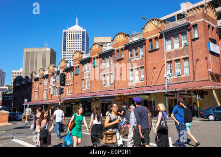 Sydney Australien, New South Wales, Haymarket, Ultimo Road, Crossing Street, Gebäude, Asiaten ethnischen Einwanderer Minderheit, Erwachsene Erwachsene Frau w Stockfoto