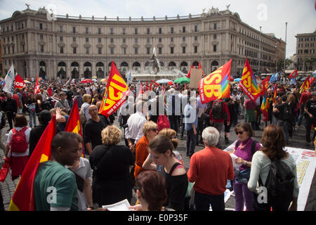 Rom, Italien. 17. Mai 2014. Demonstration in Rom gegen Sparkurs und Privatisierung öffentlicher Güter Credit: Francesco Gustincich/Alamy Live News Stockfoto