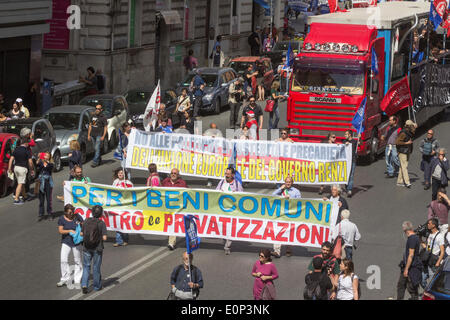 Rom, Italien. 17. Mai 2014. Demonstration in Rom gegen Sparkurs und Privatisierung öffentlicher Güter Credit: Francesco Gustincich/Alamy Live News Stockfoto