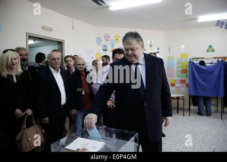 Thessaloniki, Griechenland. 18. Mai 2014. Griechische Außenminister Evangelos Venizelos Stimmen für Kommunalwahlen in Thessaloniki, Griechenland am 18. Mai 2014. Bildnachweis: Konstantinos Tsakalidis/Alamy Live-Nachrichten Stockfoto