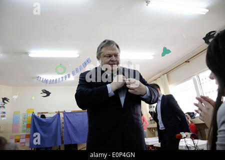 Thessaloniki, Griechenland. 18. Mai 2014. Griechische Außenminister Evangelos Venizelos Stimmen für Kommunalwahlen in Thessaloniki, Griechenland am 18. Mai 2014. Bildnachweis: Konstantinos Tsakalidis/Alamy Live-Nachrichten Stockfoto