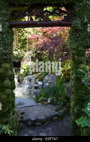 London, UK. 18. Mai 2014. Togenkyo - ein Paradies auf Erden. Handwerker Garten. Die Vorbereitungen sind im Gange für den Start von der Chelsea Flower Show 2014 nächste Woche. Foto: Nick Savage/Alamy Live-Nachrichten Stockfoto