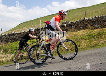 Yorkshire Dales National Park, Großbritannien. 18. Mai 2014. Die Etape du Dales ist eine radsportveranstaltung jedes Jahr im Mai statt, die in den Yorkshire Dales in Großbritannien. Es ist, als eine der beliebtesten und herausfordernde sportives in Großbritannien geordnet und ist als einer der Top ten Fahrten in Großbritannien. 2010, Malcolm Elliott eine Kursaufzeichnung von 5h, 43m, 24s. Stockfoto